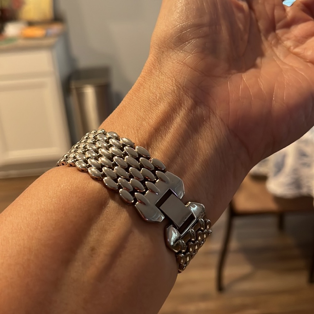 CHANEL Authentic Wrist Watch - Picture 12 of 13